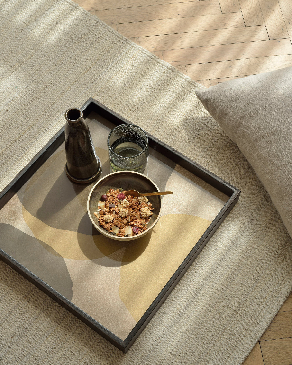 
            Overlapping Dots tray - glass - Cinnamon - square