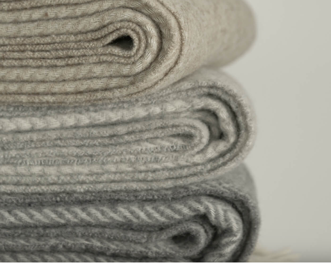
            Wool trow frost grey 130x190cm