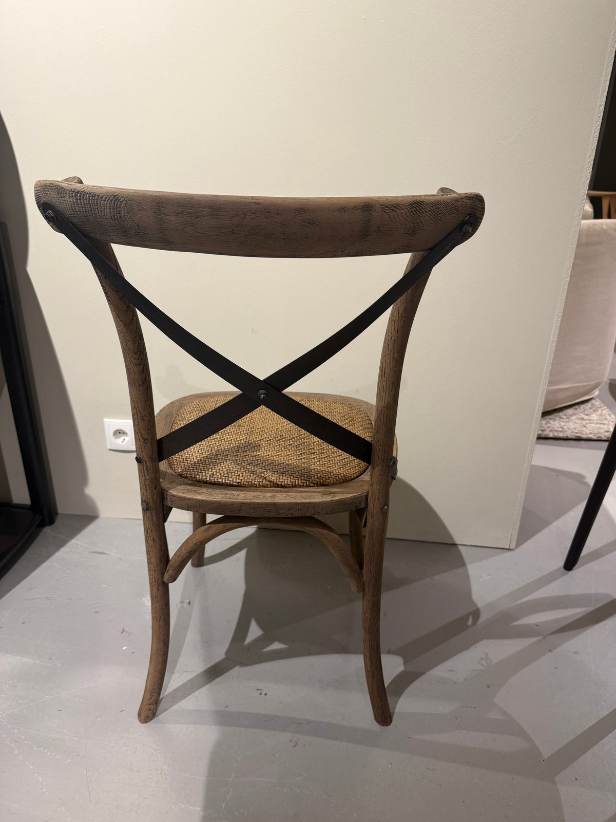 Cross chair without arm rest
