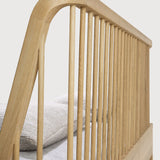 Spindle eikar rúm - dýnustærð 160x200