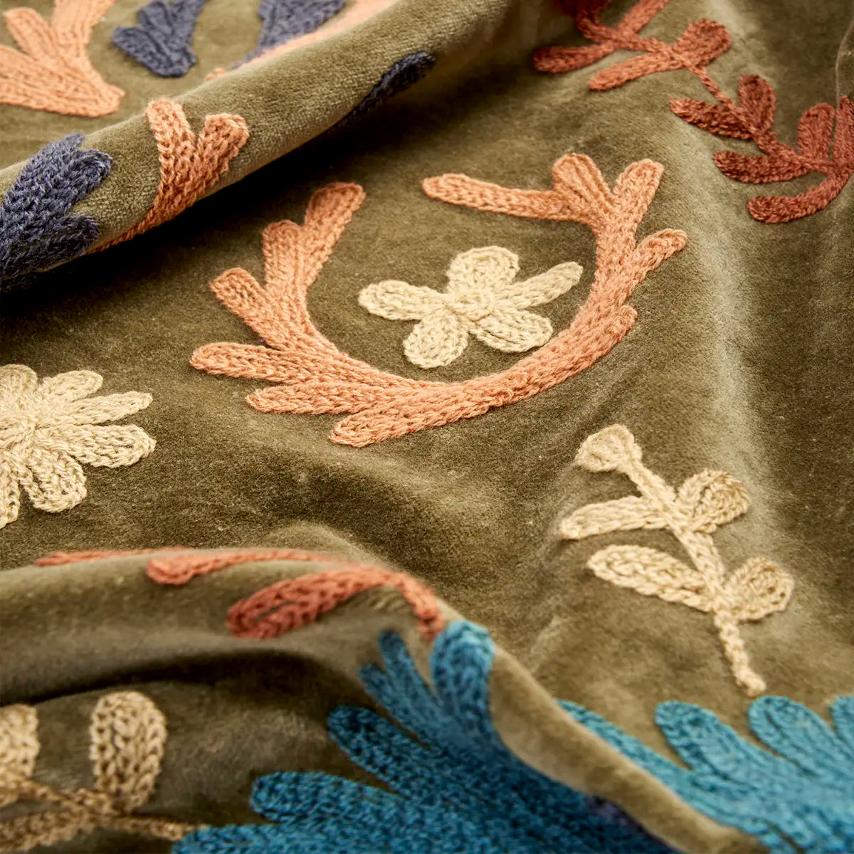 Suzani teppi dark olive