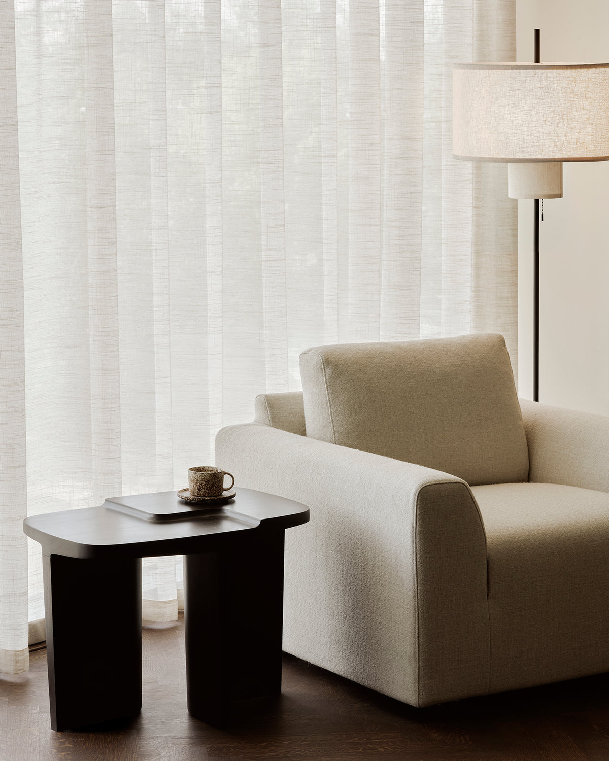 Brutalist hliðarborð mahogany rose brown