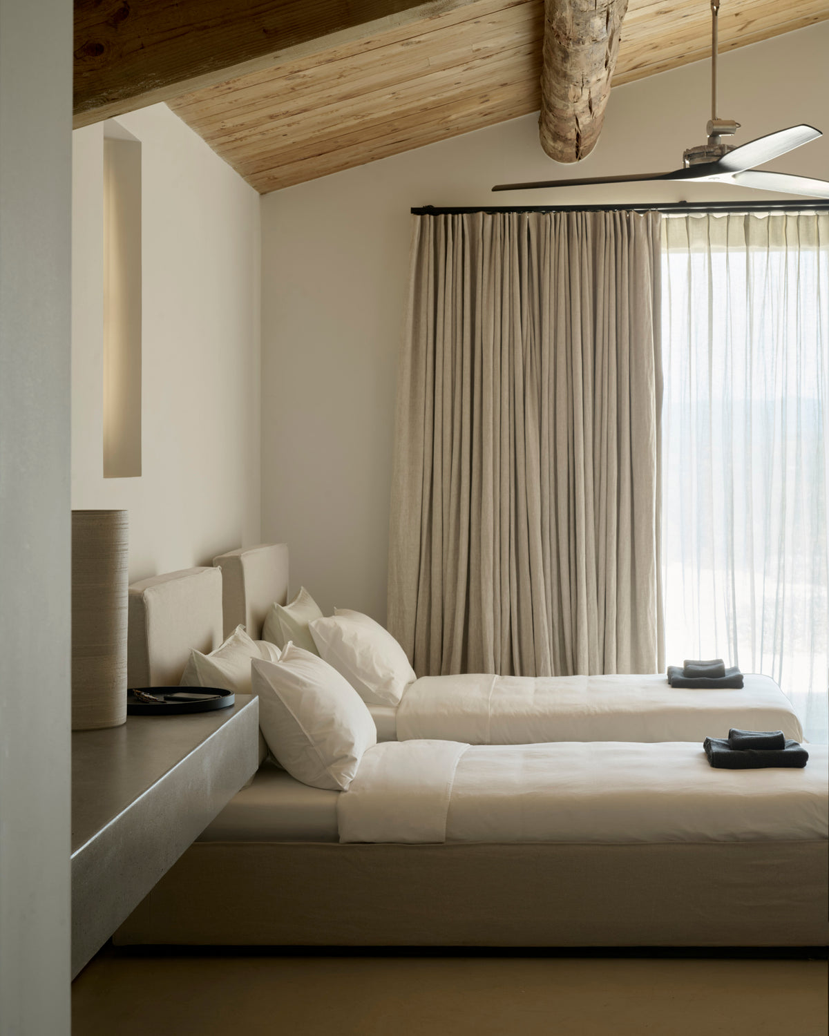 Revive rúm sand linen 90cm