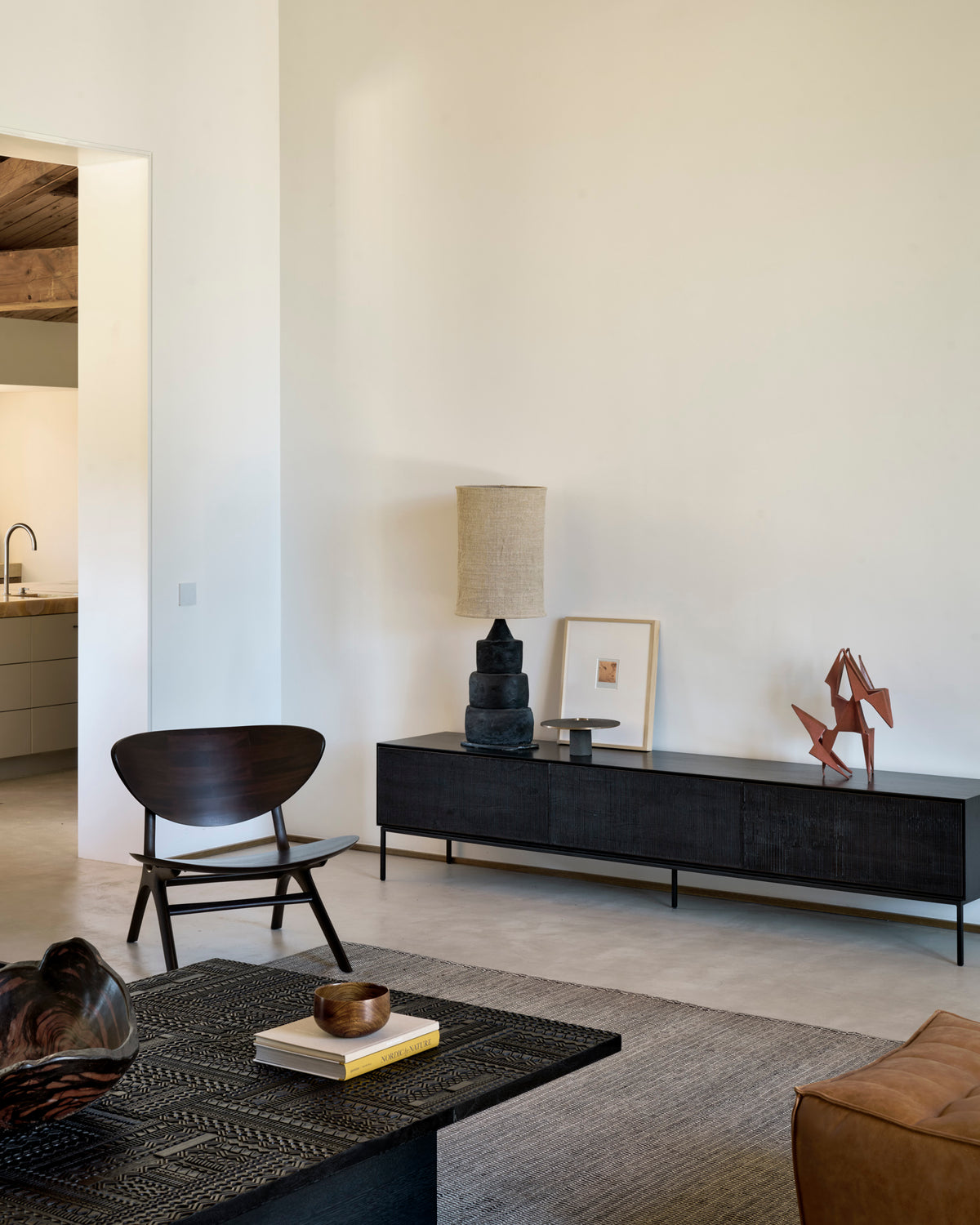 Eye lounge chair mahony dark brown