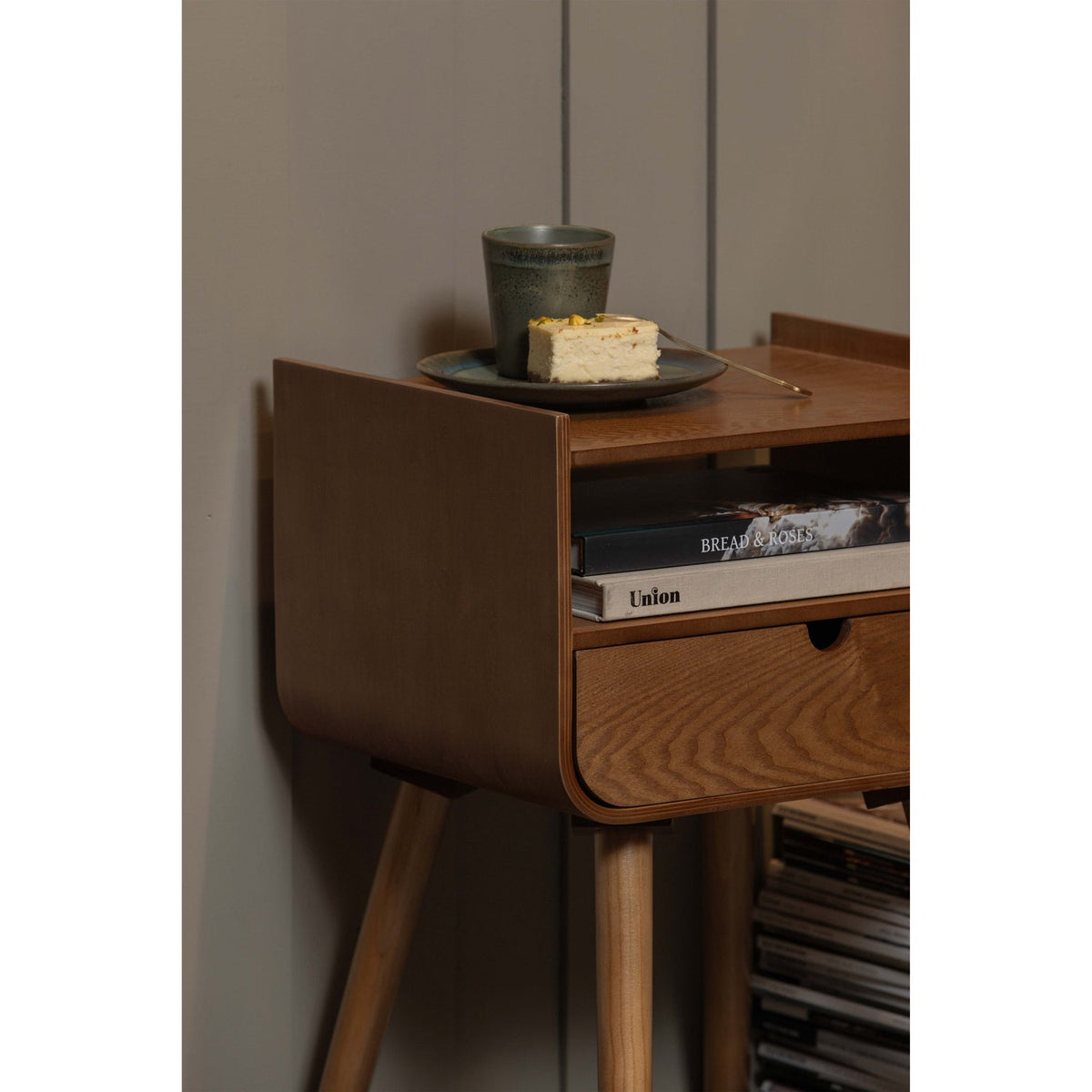 Nils náttborð natural