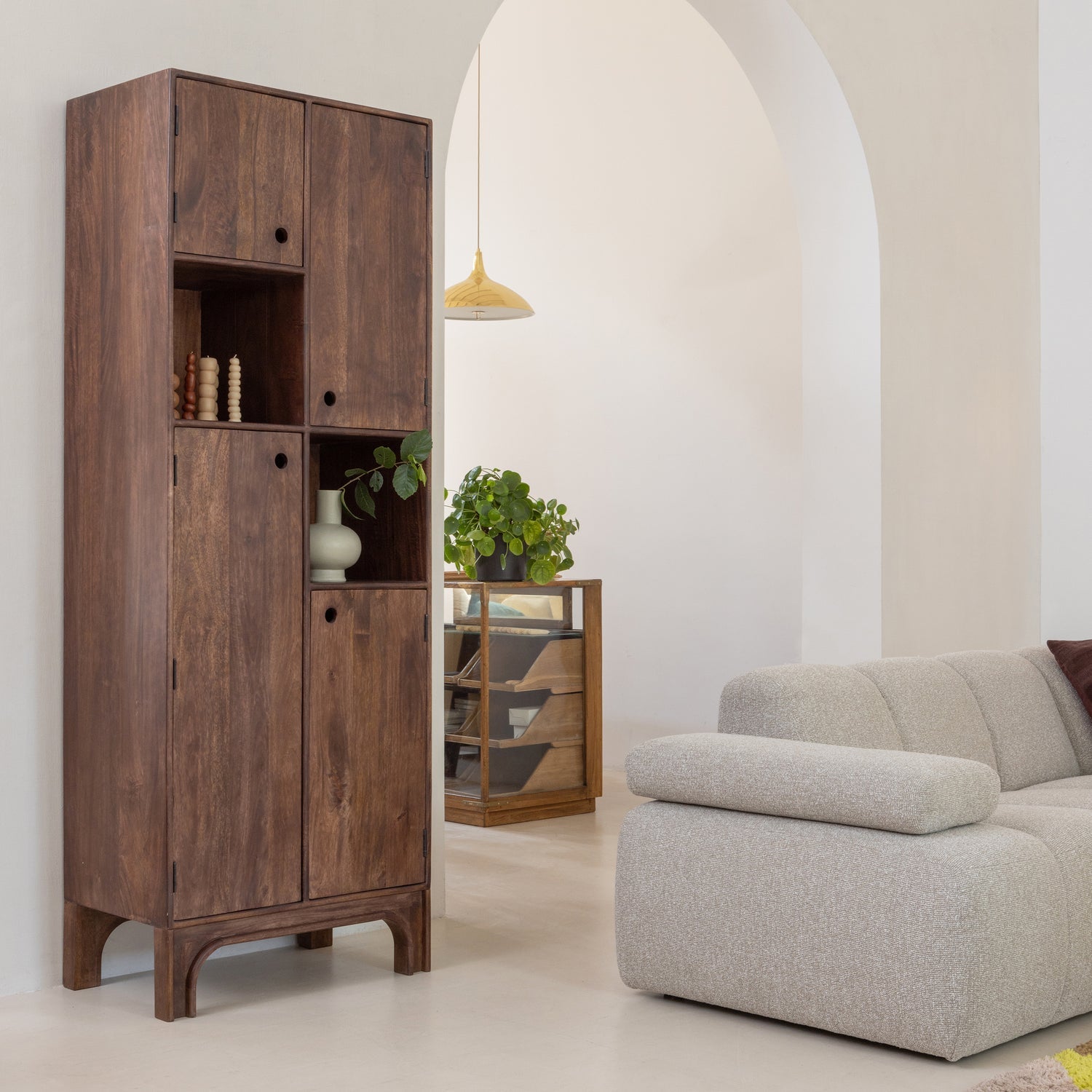 Staes skápur mangó walnut
