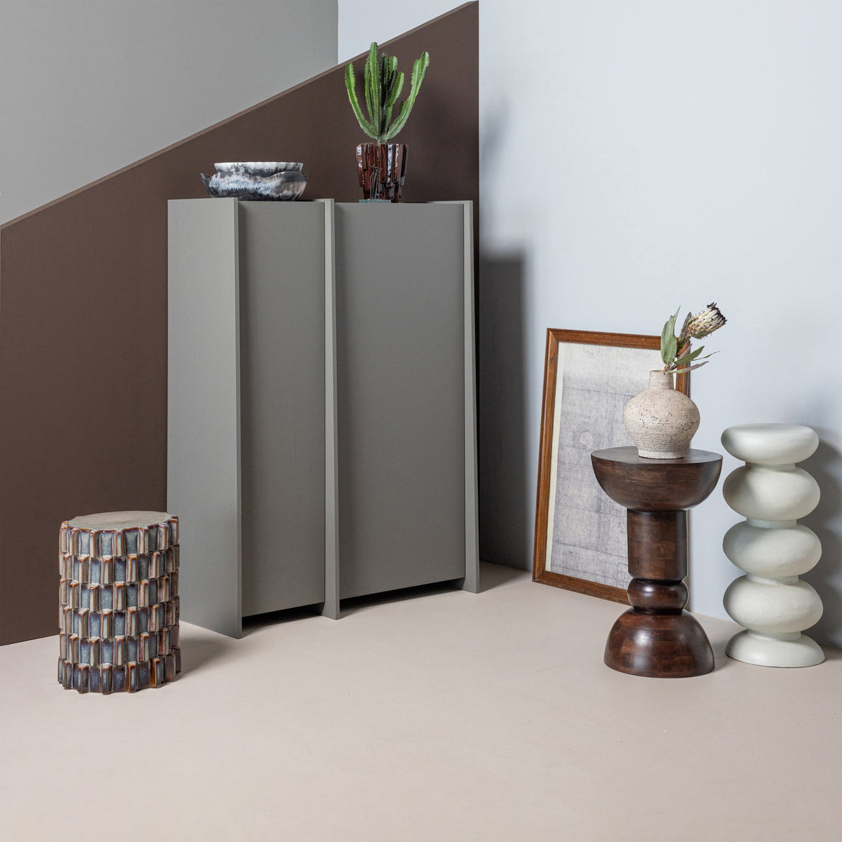Emel hliðarborð dark brown
