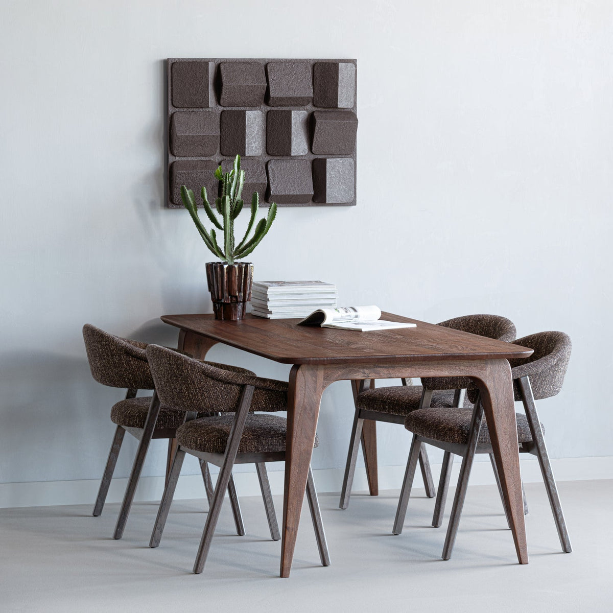 Tunar borðstofustóll dark brown