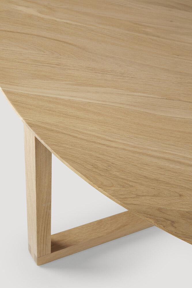 Oak Tripod coffe table 96/96/36