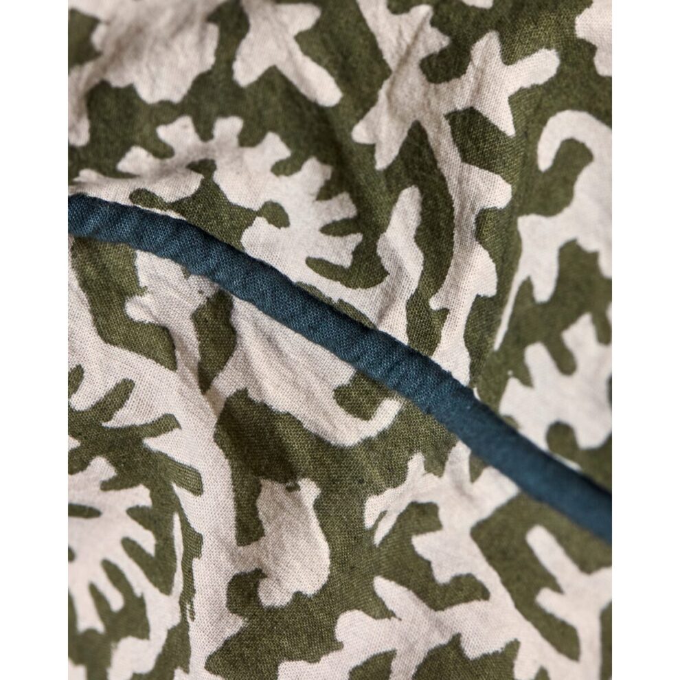 Flow púði dökk græn/off white 50x50cm