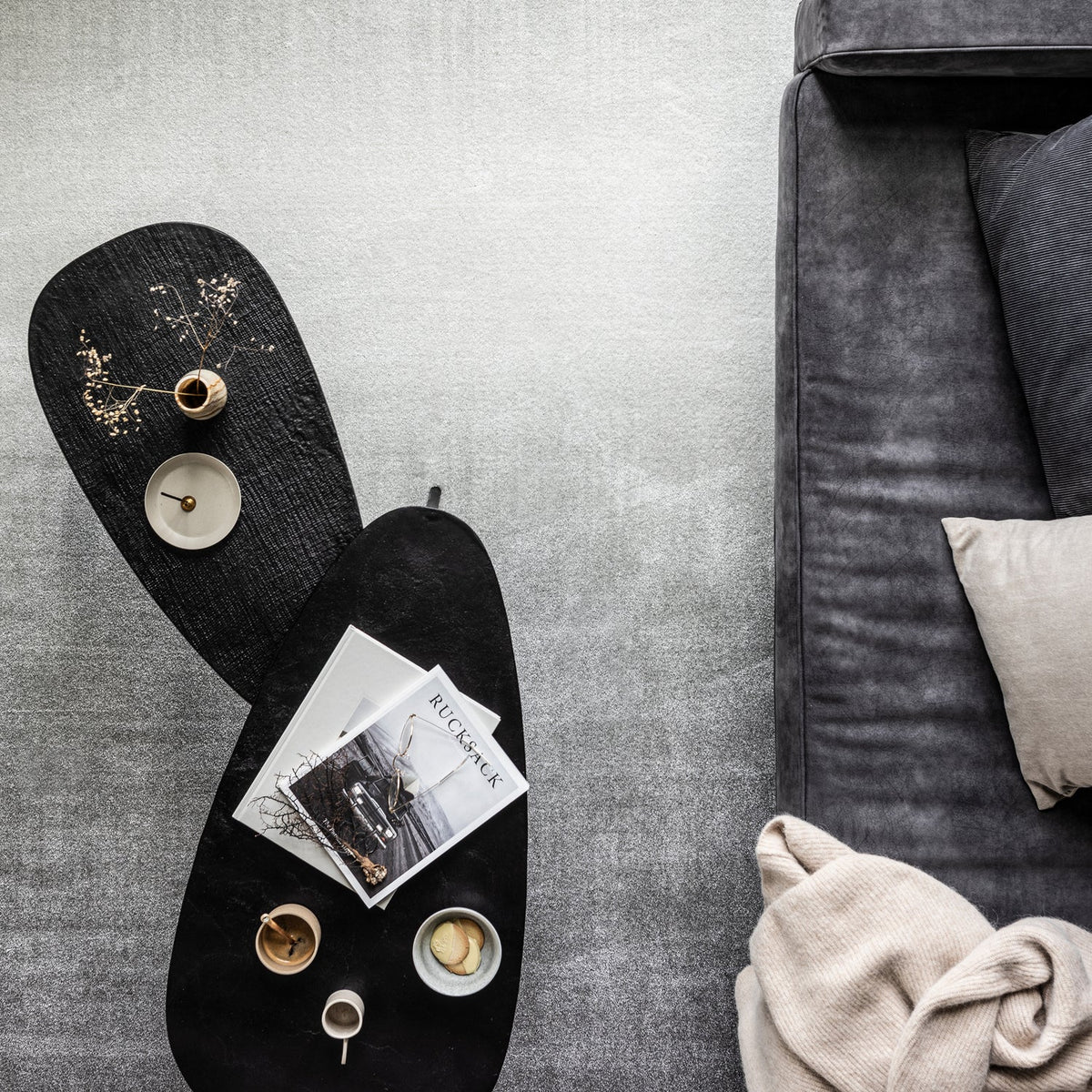 TRIANGLE SIDETABLE METAL BLACK NICKEL - SET OF 2