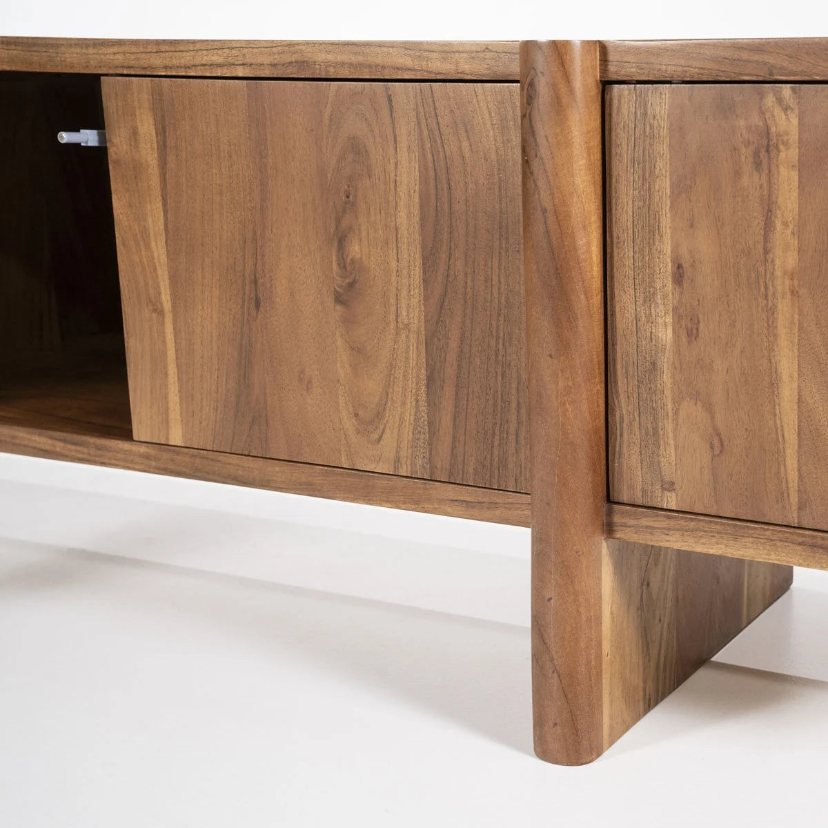 Julian sjónvarpsskenkur 170cm