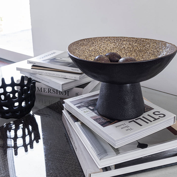 By hand skál á fæti Sand