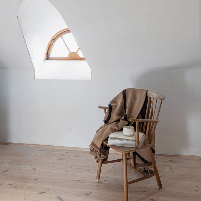 Shadow teppi latte/black