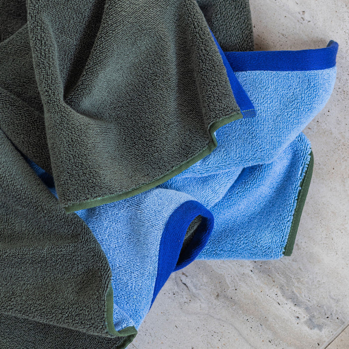 Soft handklæði 70x133 dark olive  / light blue