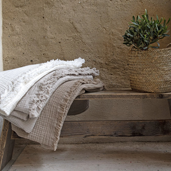 Puglia rúmteppi off white 240x260 cm
