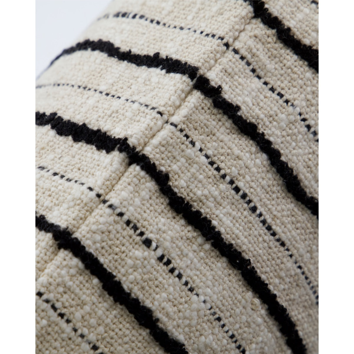 Lines púði hvítur/svörtu röndum 50cm