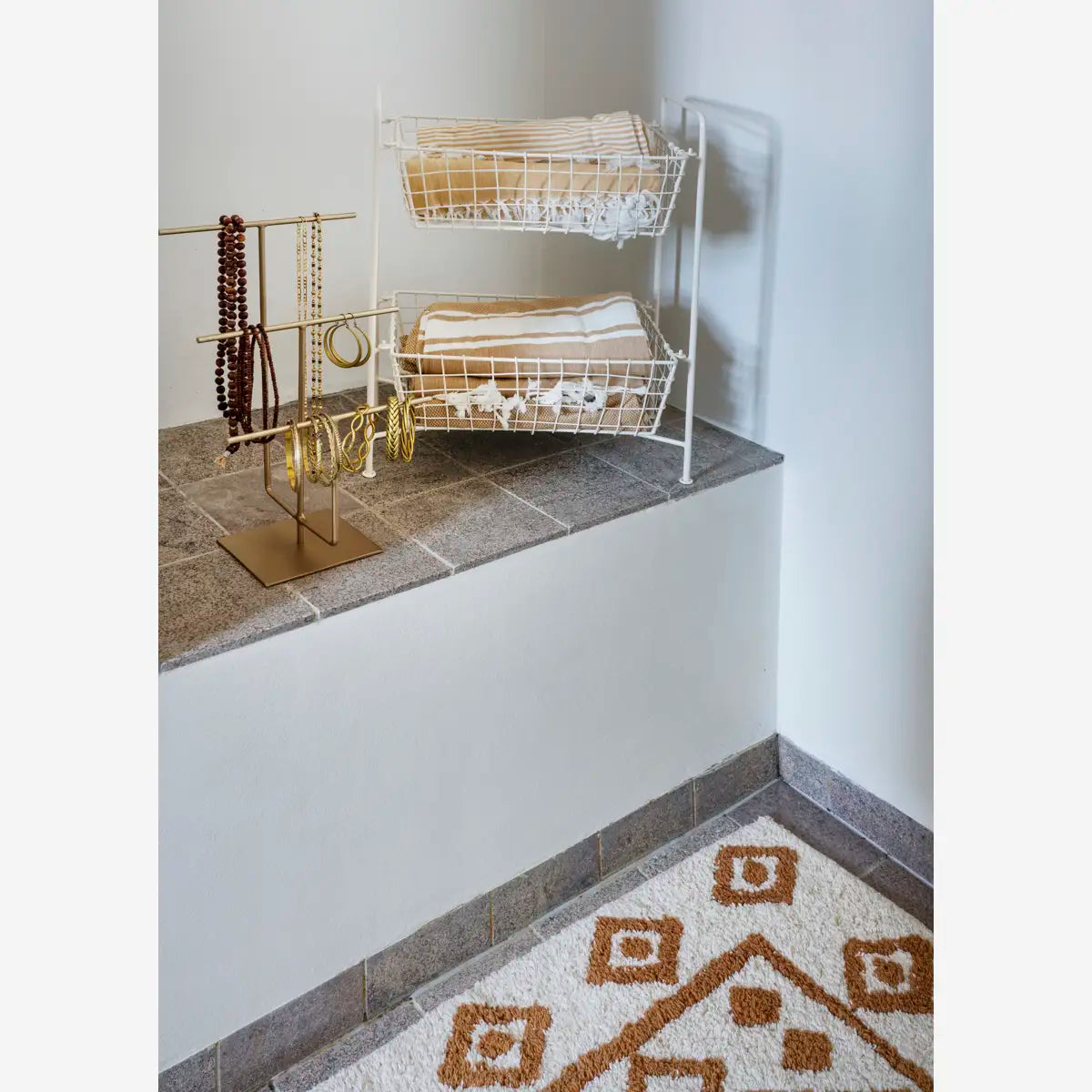 Madam skartgripastandur brass