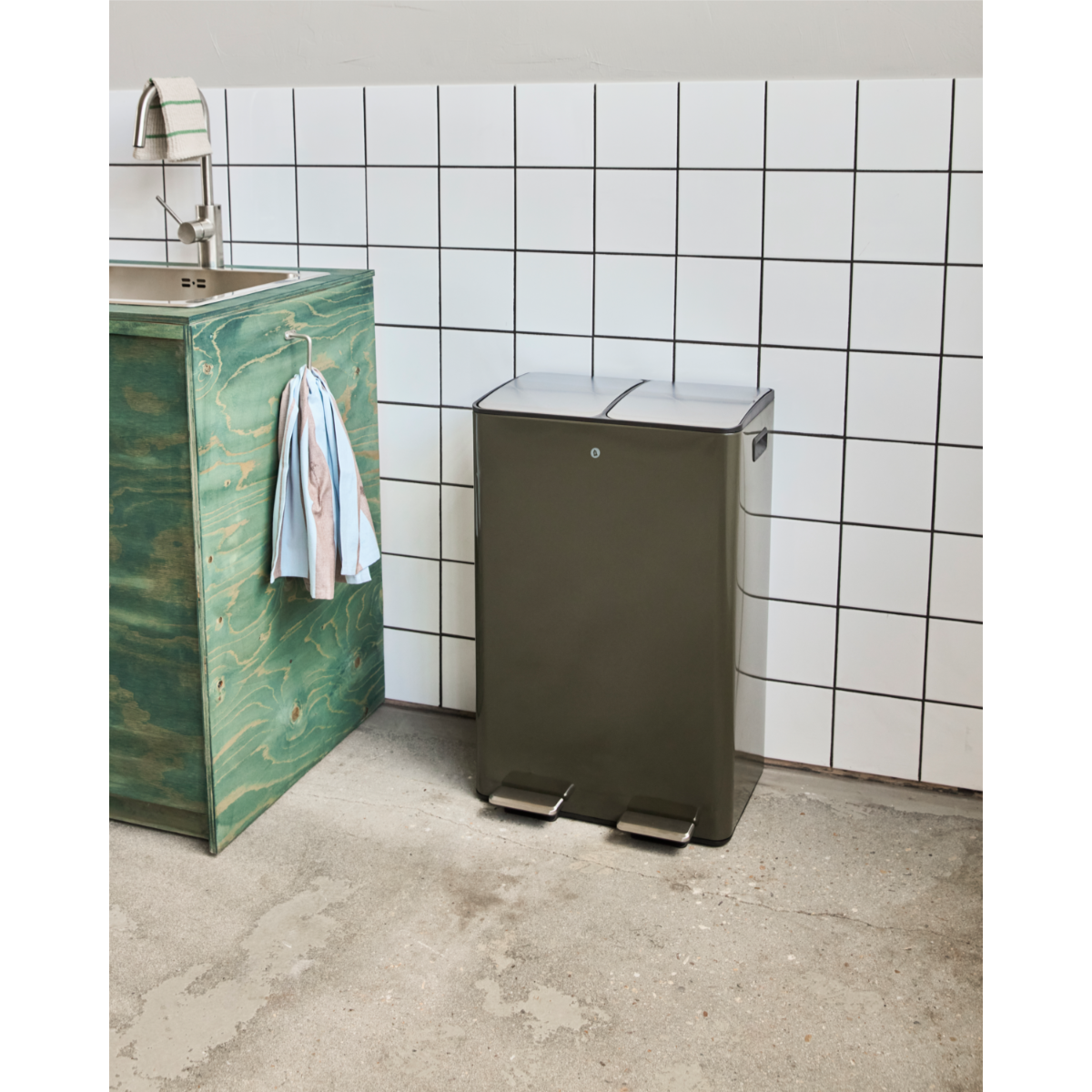 Sort ruslatunna deep green 60L