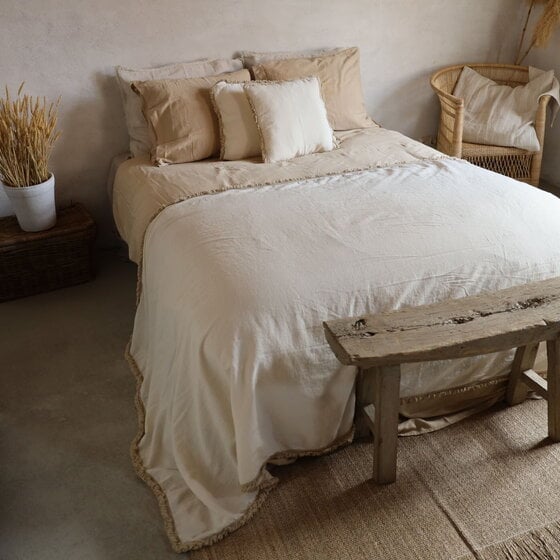 Lola rúmteppi off white 140x260cm