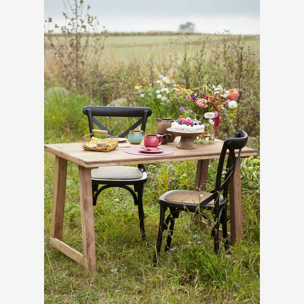 Stoneware pedestal dish