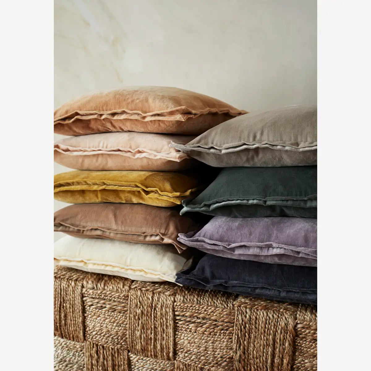 Velvet púði light brown