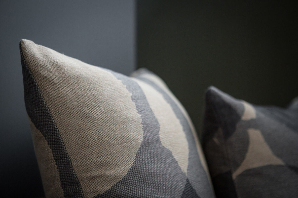 
            Layered Dots cushion - 50 x 50 cm
