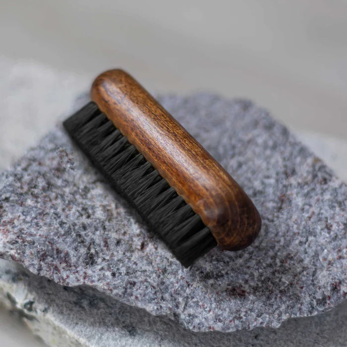 
            CLEAN Nail brush 3,2x9,4 stained