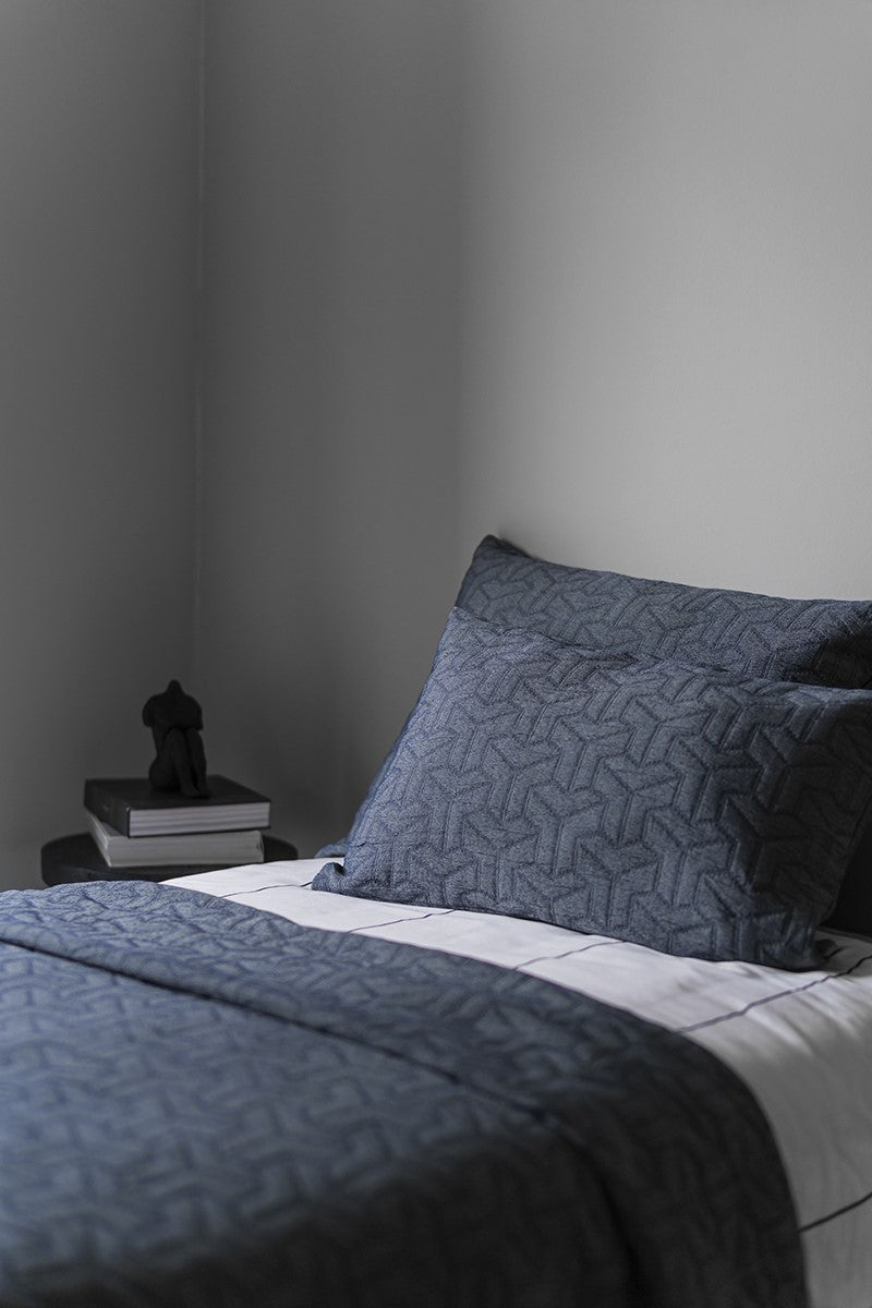 
            MONO bed cover medium W220 x L250 cm midnight blue